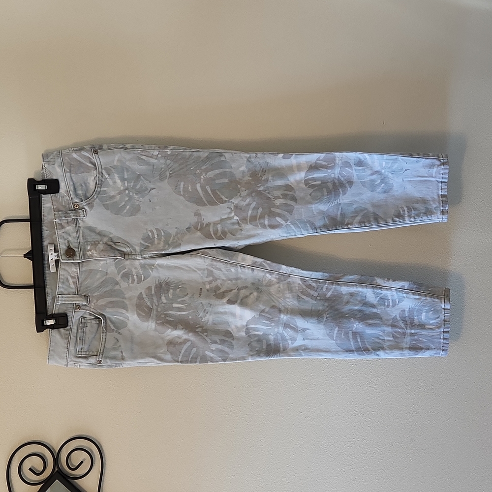 CAbi Cropped Jeans Palm Leaf Pattern Size 10